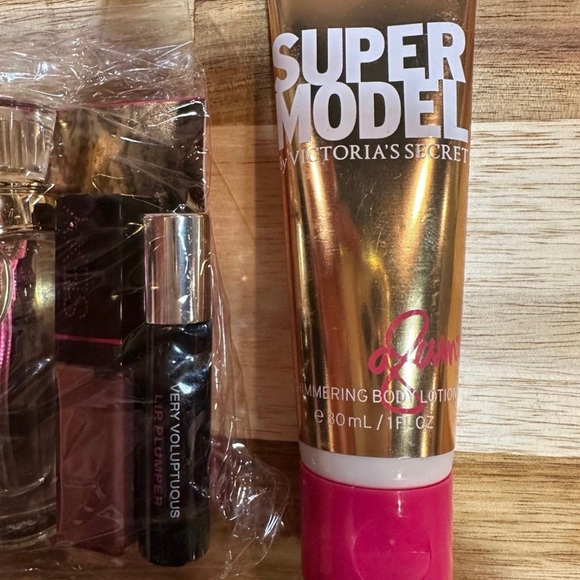Victoria's Secret Makeup and Skincare Set - Pink, Gold, and Brown - Picture 3 of 4